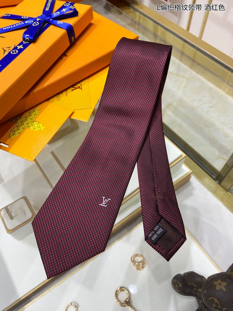 Louis Vuitton Diamonds V Tie