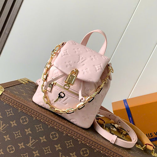 Balo LV Coussin Backpack Small M13389 Màu Hồng Siêu Cấp 20 cm