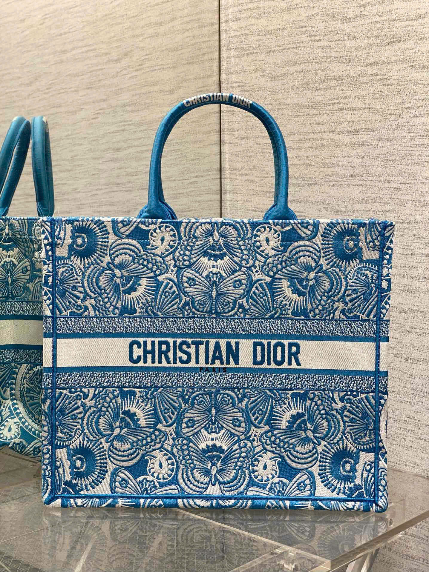 Bảng Màu Túi Xách Dior Tote Thêu Bướm 0632 Siêu Vip Size 42 cm