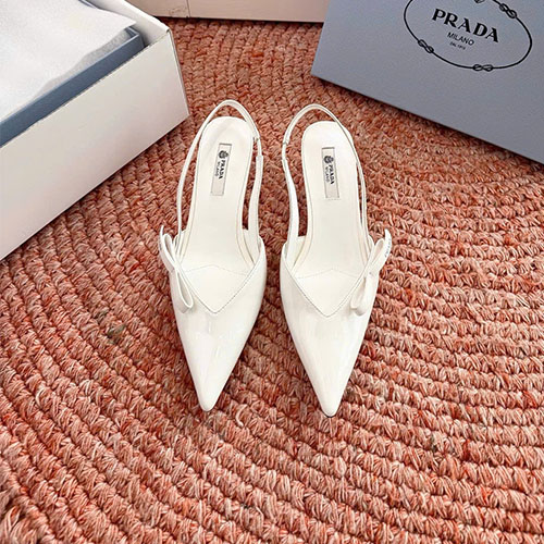 Giày cao gót Prada mũi nhọn cut-out da bóng – G887