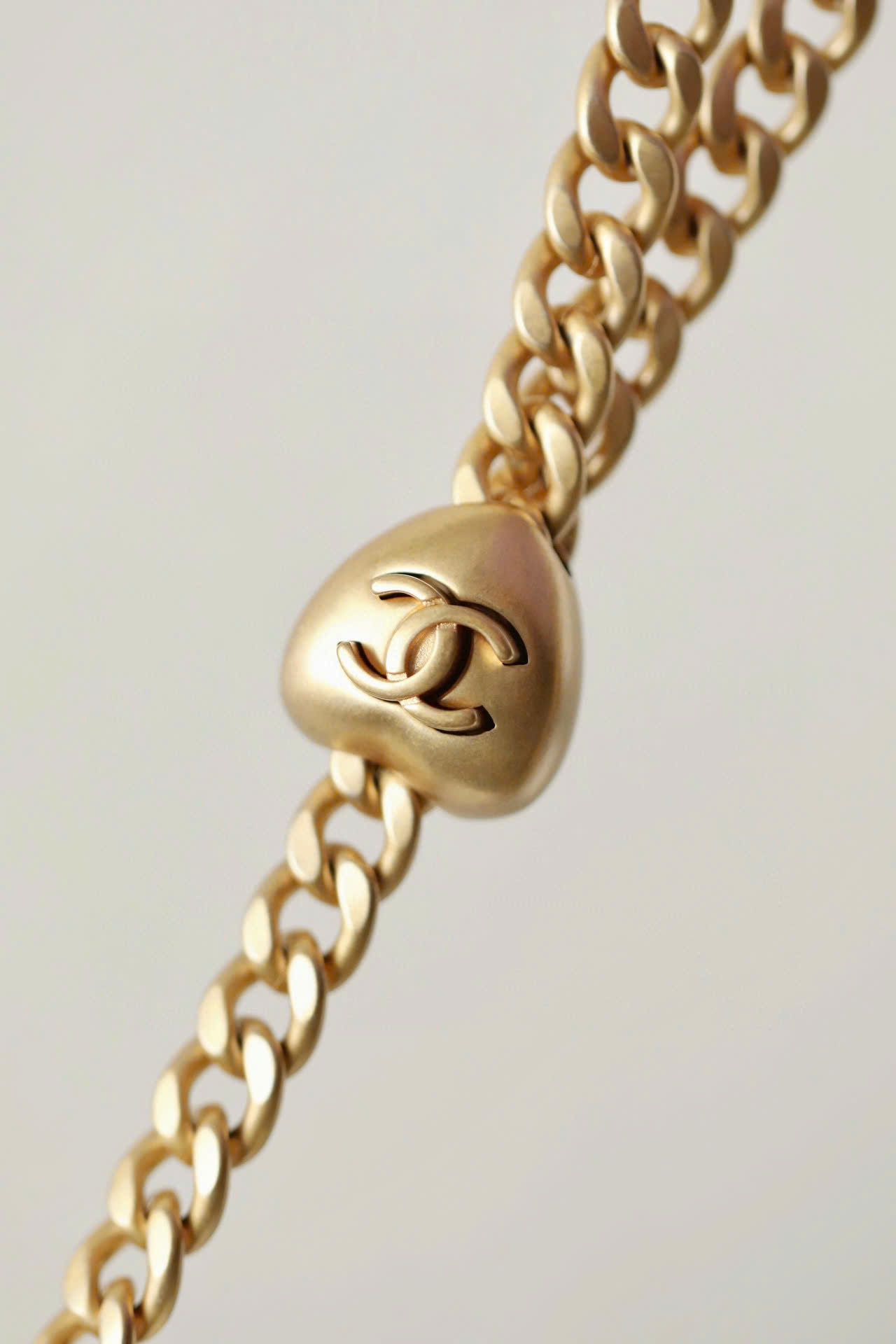 Túi Xách Chanel Màu Tím Like Auth Size 20cm
