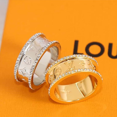 Nhẫn LV Trung Quốc Nhẫn Catch Ring khắc chữ LV và hoa chữ lồng chứng kiến  tay nghề thủ công tinh xảo của Louis VuittonPha lê rực rỡ được nhúng  trong một