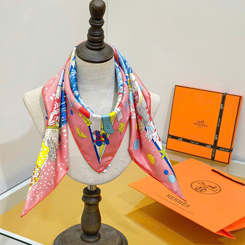 Khăn Lụa Hermes Flagship Twill 18 Momme Màu Hồng Siêu Cấp Size 90cm