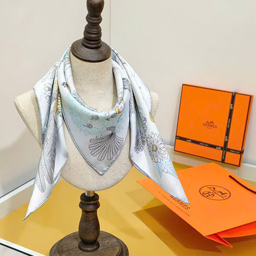 Khăn Lụa Hermes Wonderland Twill 18 Momme Siêu Cấp Size 90cm