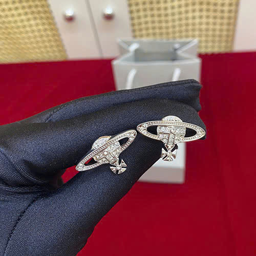 Khuyên Tai Vivienne Westwood Mini Bas Relief Earrings Màu Bạc Siêu Cấp