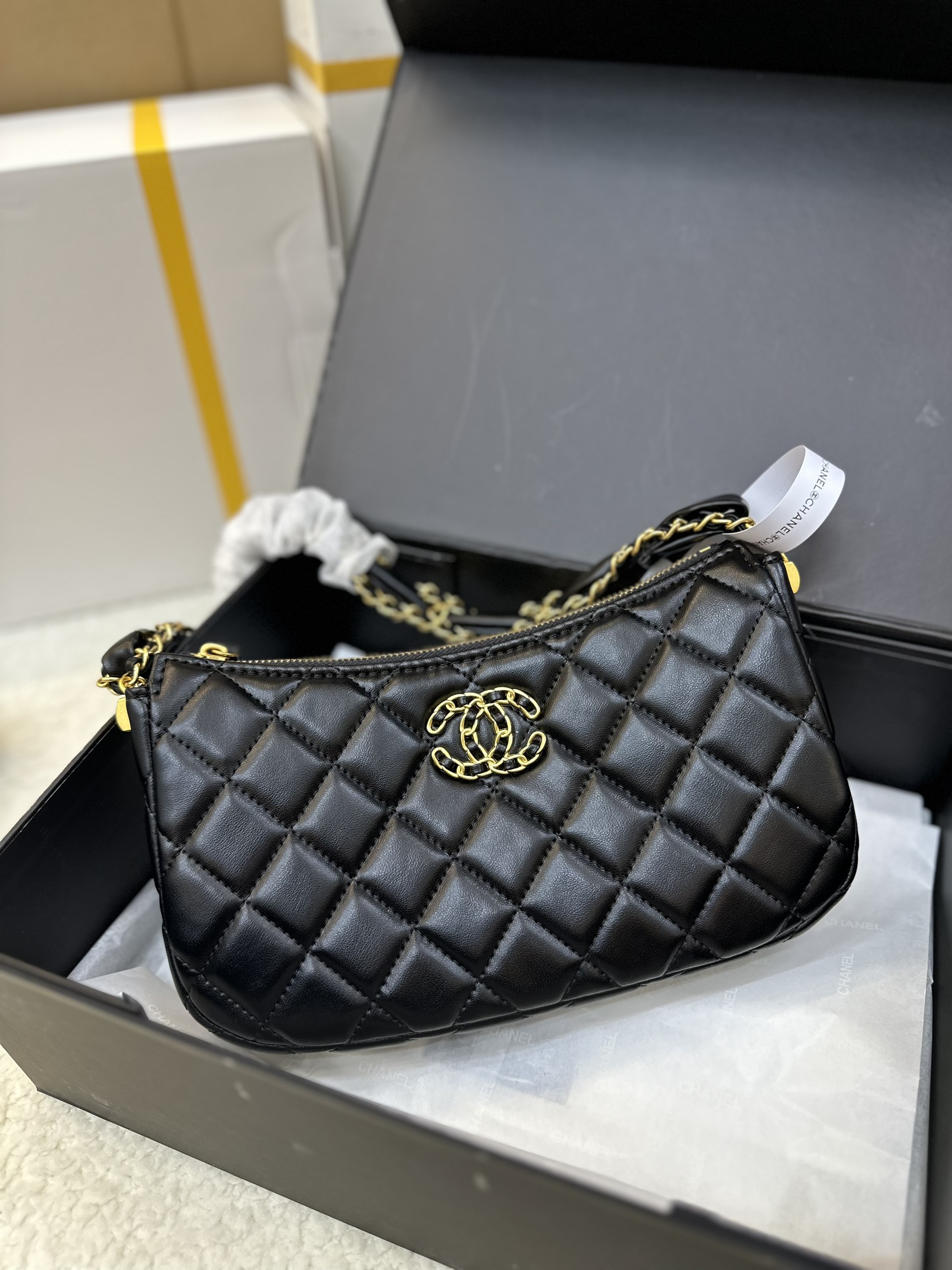 Túi Chanel 23k Màu Đen Size 26cm AS1160