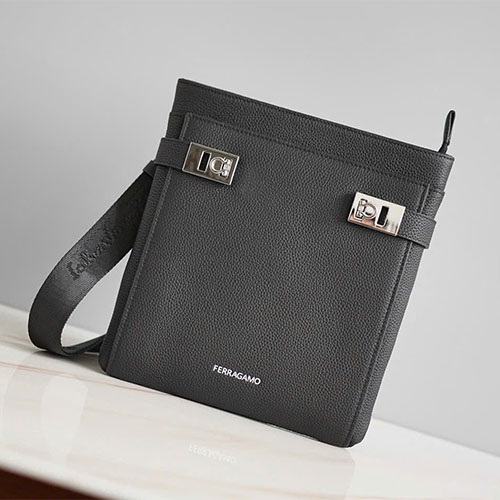 Túi đeo chéo Salvatore Ferragamo thời trang – dáng bucket (túi xô)