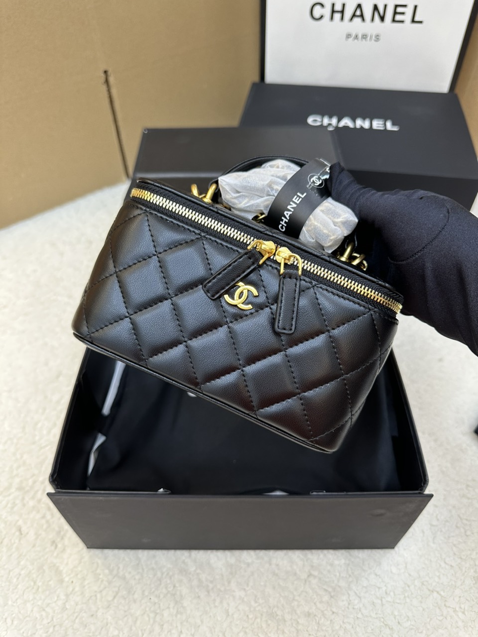 Túi đeo vai Chanel Vanity Case Matelasse Da cừu AP2199