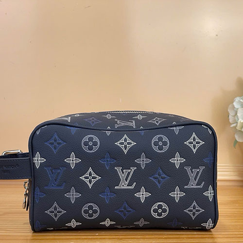 Túi đựng đồ cá nhân LV Locker Dopp Kit Monogram Shadow xanh gradient – M28835 – VIP