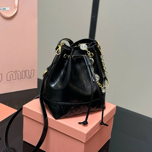 Túi Miu Miu Bucket Màu Đen Full box Size 22 cm