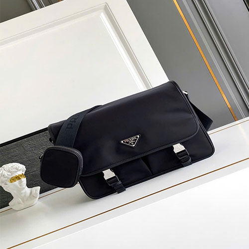 Túi Prada đeo chéo nylon phối da Saffiano – Phom Messenger
