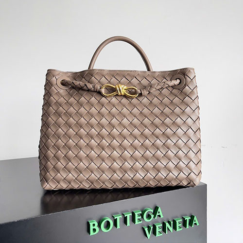 Túi Xách Bottega Veneta Andiamo 743572 Màu Nâu Nhạt Siêu Vip Size 32cm