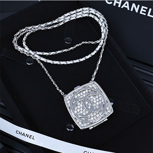 Túi xách Chanel Diamond Powder Case Siêu Cấp Đính Đá Đeo Chéo