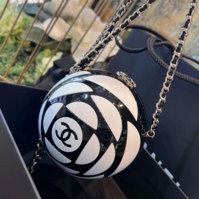 Túi Xách Chanel Phiên Bản Đặc Biệt Hoa Tròn Trắng Đen
