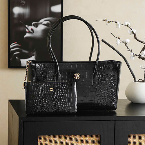 Túi Xách Chanel Siêu Vip Da Bò Dập Vân Cá Sấu Màu Đen