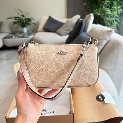 Túi xách Coach Nolita Mini Mahjong Bag Full Box Size 18 cm
