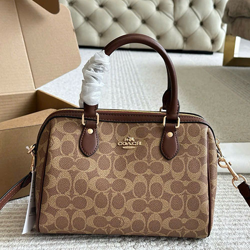 Túi xách Coach Pillow Bag Full Box Size 24 cm