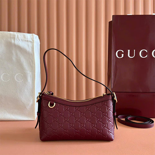 Túi xách Đeo Vai Gucci GG Emblem Small Shoulder Bag 847450 Rosso Ancora