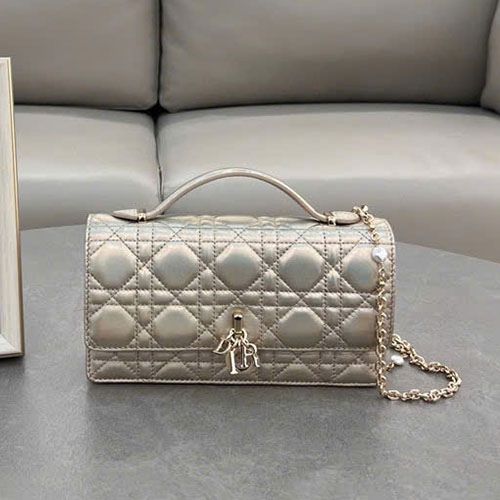Túi Xách Dior Lady Đính Ngọc Trai Siêu Vip Size 21 cm