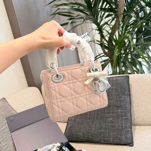 Túi xách Dior Lady Dior 3 Ô Da Cừu – 17cm – Super