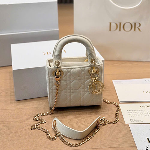 Túi xách Dior Lady Dior 3 Ô Da Cừu Trắng Sữa – 17cm