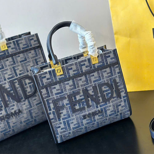 Túi Xách Fendi Peekaboo Màu Đen Fullbox Size 35 cm
