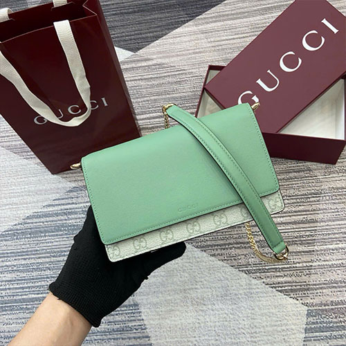 Túi Xách Gucci GG Emblem Chain Wallet 826720 Siêu Cấp Size 20 cm