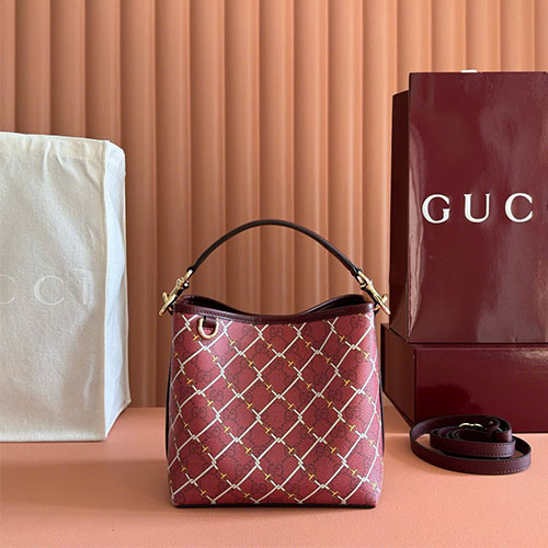 Túi xách Gucci siêu cấp GG Emblem túi xô mini  Ancora đỏ