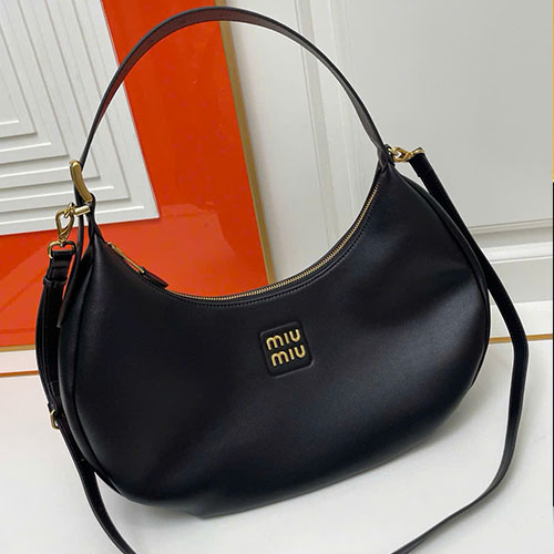 Túi Xách Hobo MiuMiu 5015 Thu Đông Màu Đen Super Size 39cm