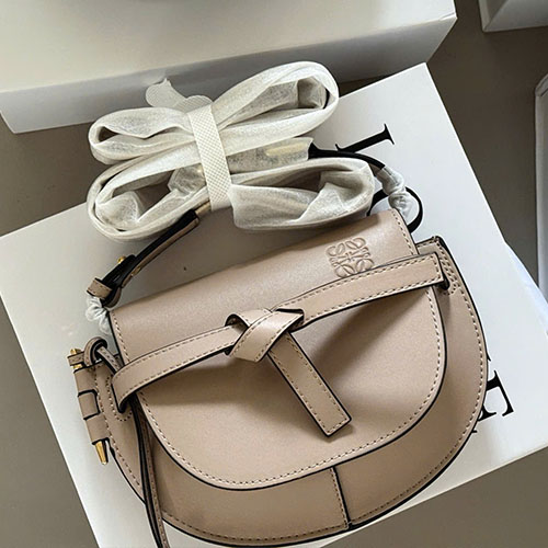 Túi Xách Loewe Gate Bag Saddle Crossbody Màu Nâu Nhạt Full Box Size 20 cm