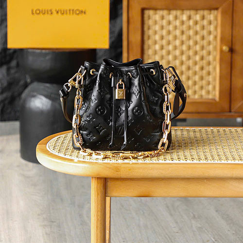 Túi xách Louis Vuitton like auth Coussin Bucket Bucket dập nổi Monogram M26216