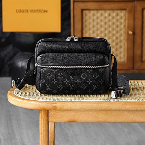 Túi xách Louis Vuitton like auth Outdoor nam dáng messenger M30233 màu Monogram