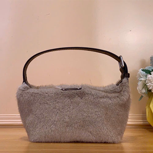 Túi Xách Louis Vuitton Siêu VIP Hills Pochette Đeo Nách – Màu Trắng Lông Cừu