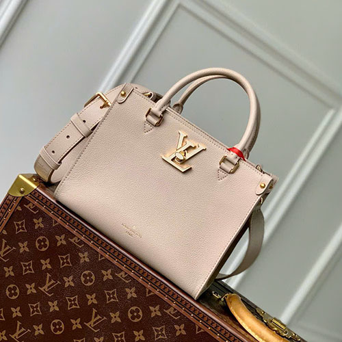 Túi Xách LV Lock And Go Bag M22311 Màu Xám Siêu Vip Size 24.5 cm
