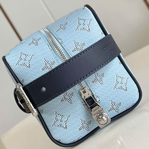 Túi Xách LV Locker Dopp Kit M14839 Màu Xanh Dương Siêu Cấp Size 23cm