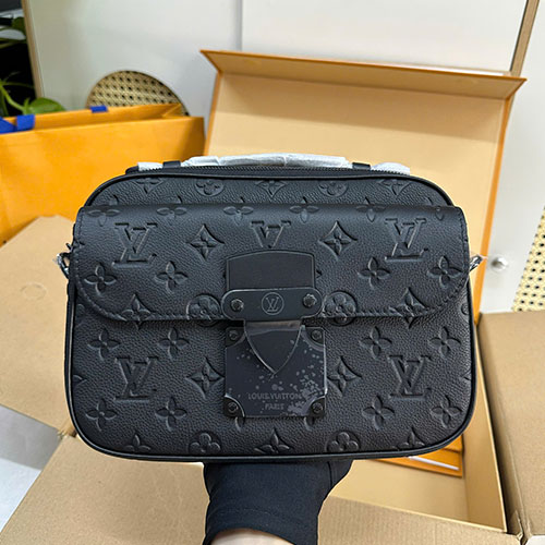 Túi Xách LV  S Lock Messenger M58489 Siêu Vip Size 22 cm