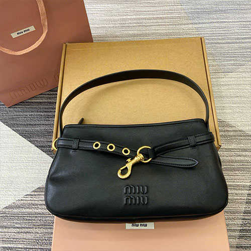 Túi Xách Miu Miu Aventure Màu Đen Full box Size 33 cm