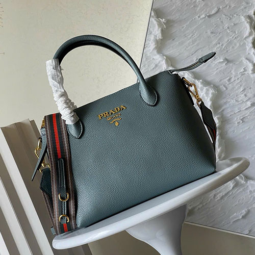 Túi Xách Prada Cổ Điển Đeo Vai Và Tay Cầm Super Size 31cm