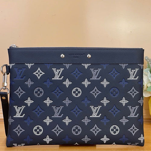 Ví cầm tay LV Pochette To-Go Monogram Shadow xanh đậm gradient – M28913 – VIP