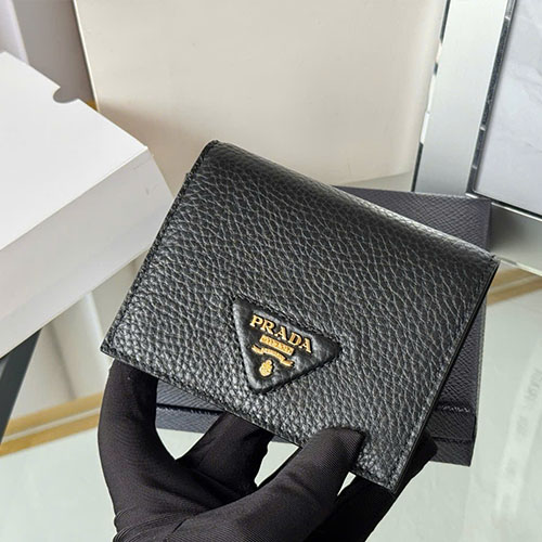 Ví Prada Gập Hai 1MV204 Màu Đen Siêu Cấp Size 11.2 cm
